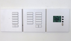 tlačítka ovládání inteligentní elektroinstalace